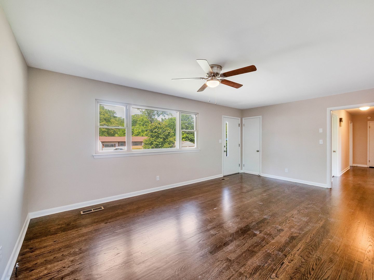 450 Bouton Dr – photo 3