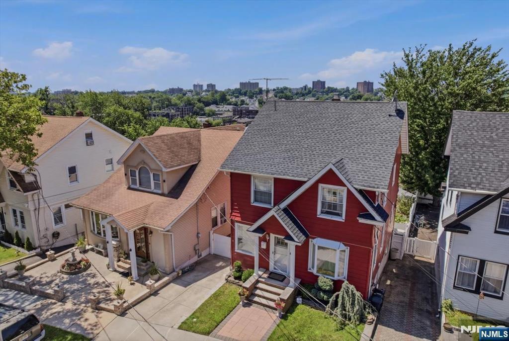 77 William St – photo 2