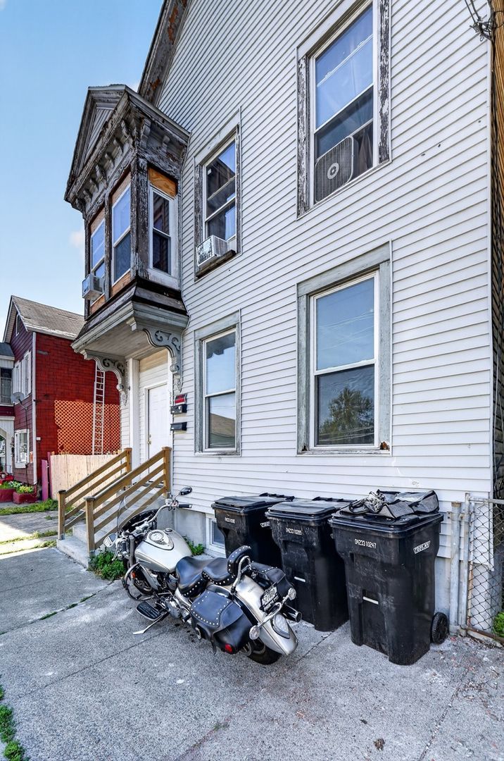 362 9th St – photo 2