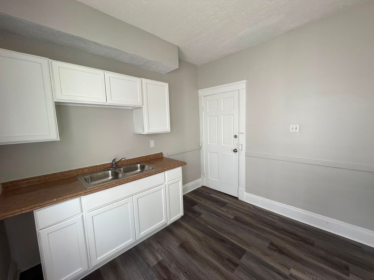 10012 Manor Ave unit Lower – photo 3