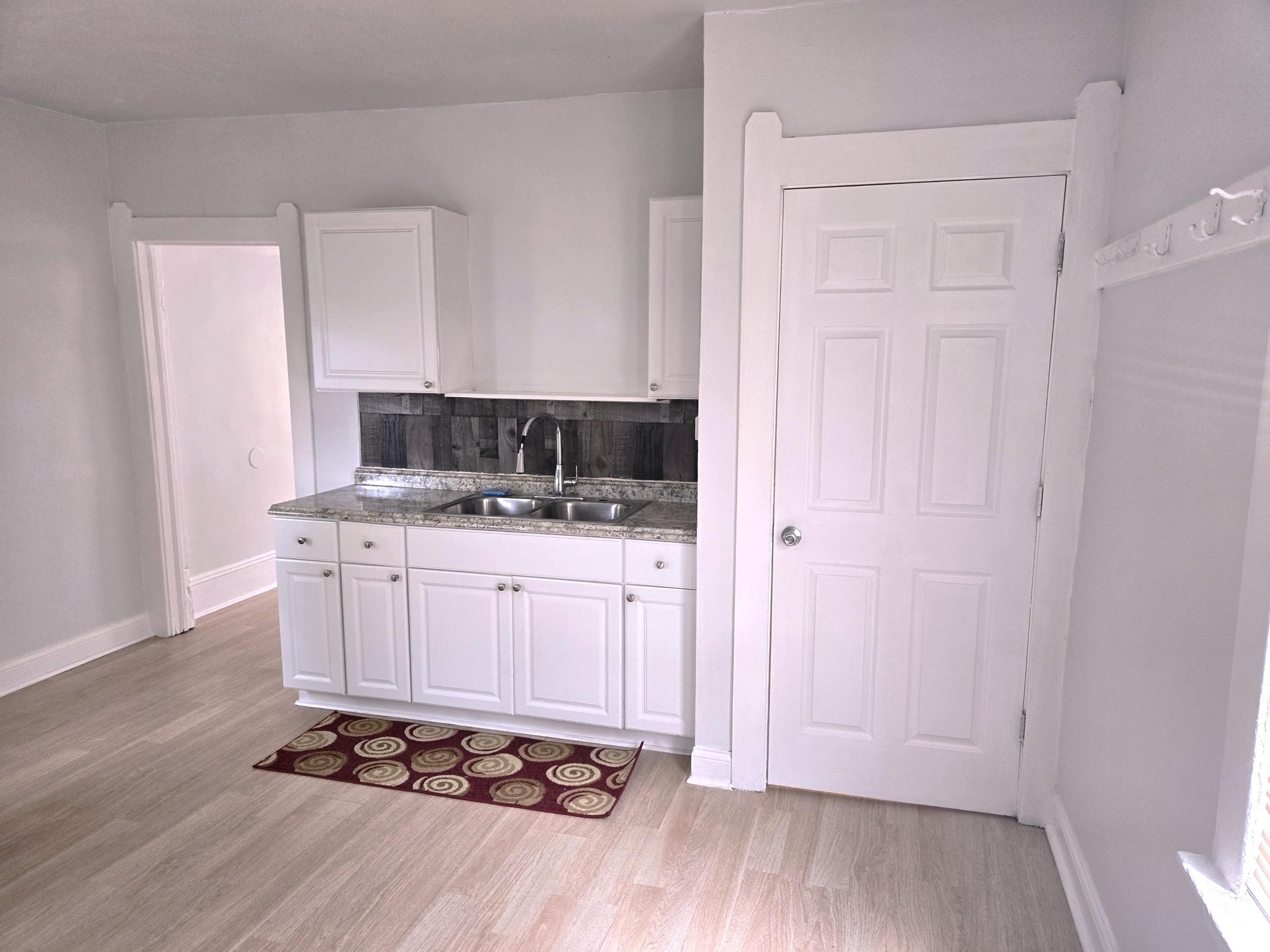 1924 E 123rd St unit REAR UP – photo 4