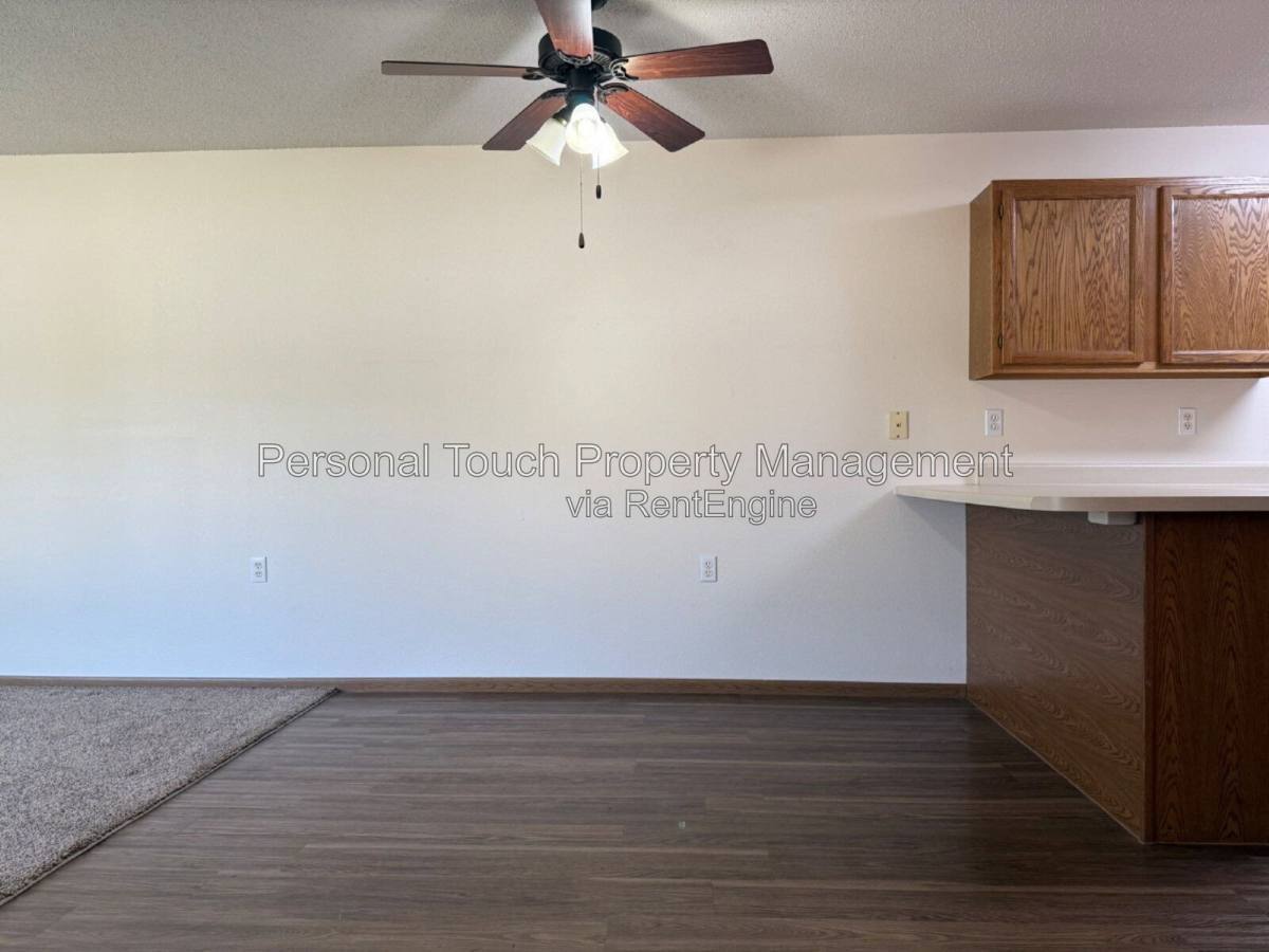455 22nd St E unit D – photo 5
