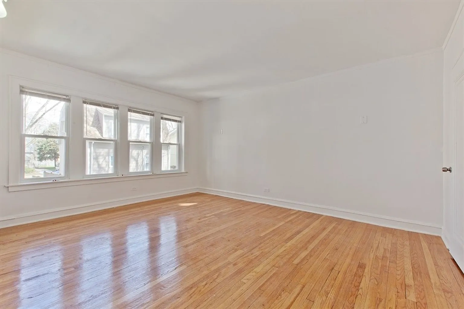 11932 S Stewart – photo 5