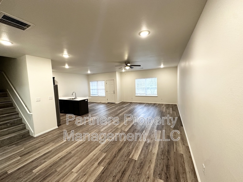 1035 S Benchmark Ln unit 1 – photo 5