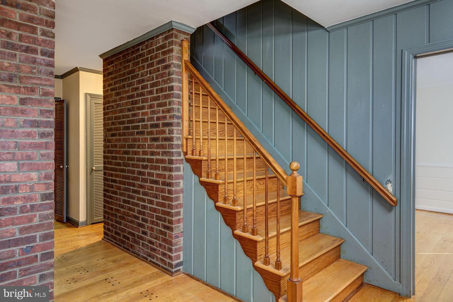907 Norway St – photo 2