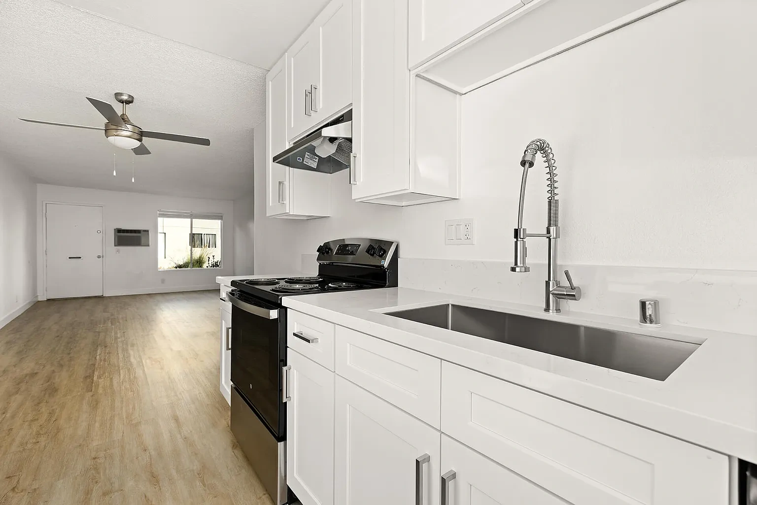 Valle at 9121 Kenwood – photo 5