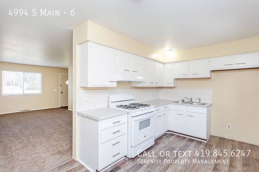 4994 Main St – photo 2