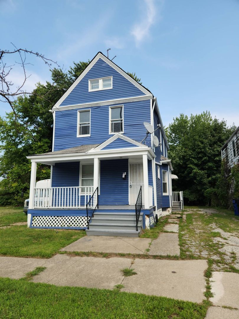 2345 E 76th St – photo 1