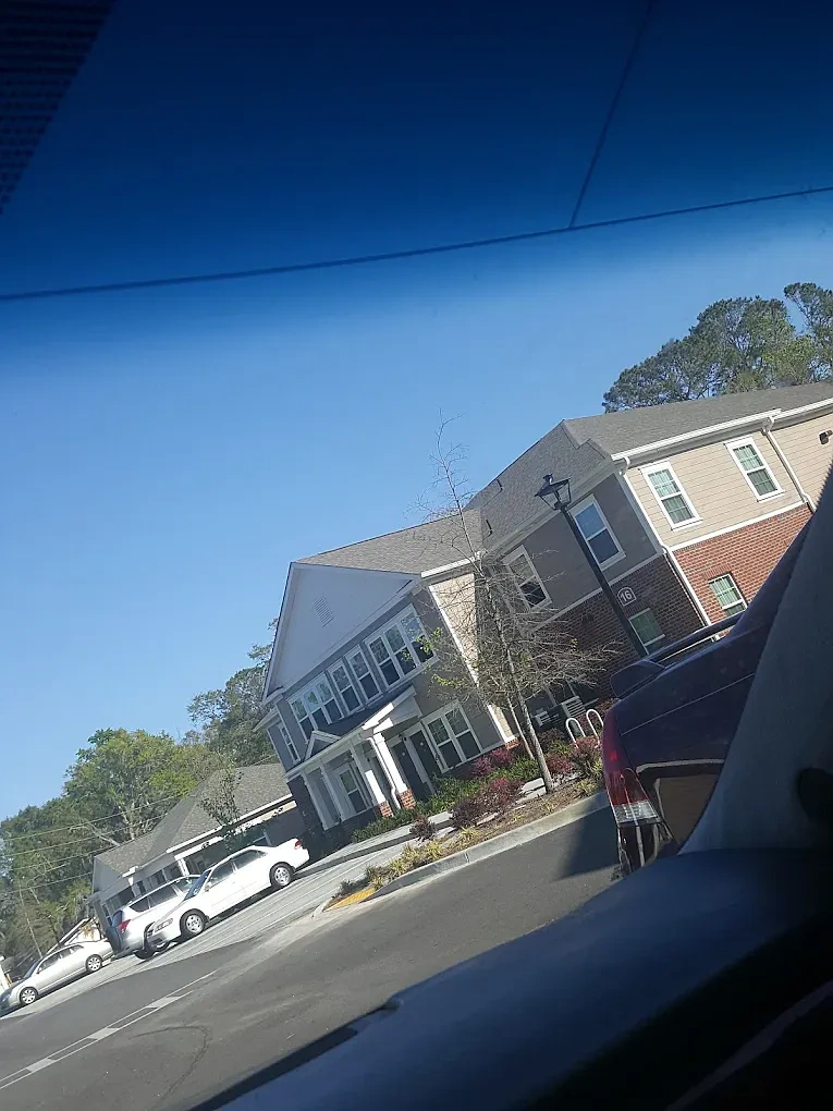 Sea Pointe Apartments – photo 2