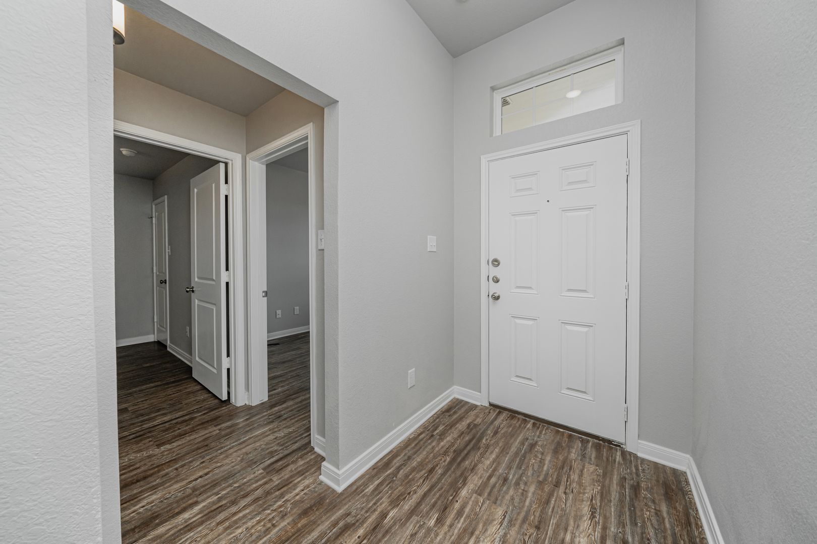 1368 Kingsgate Dr – photo 3