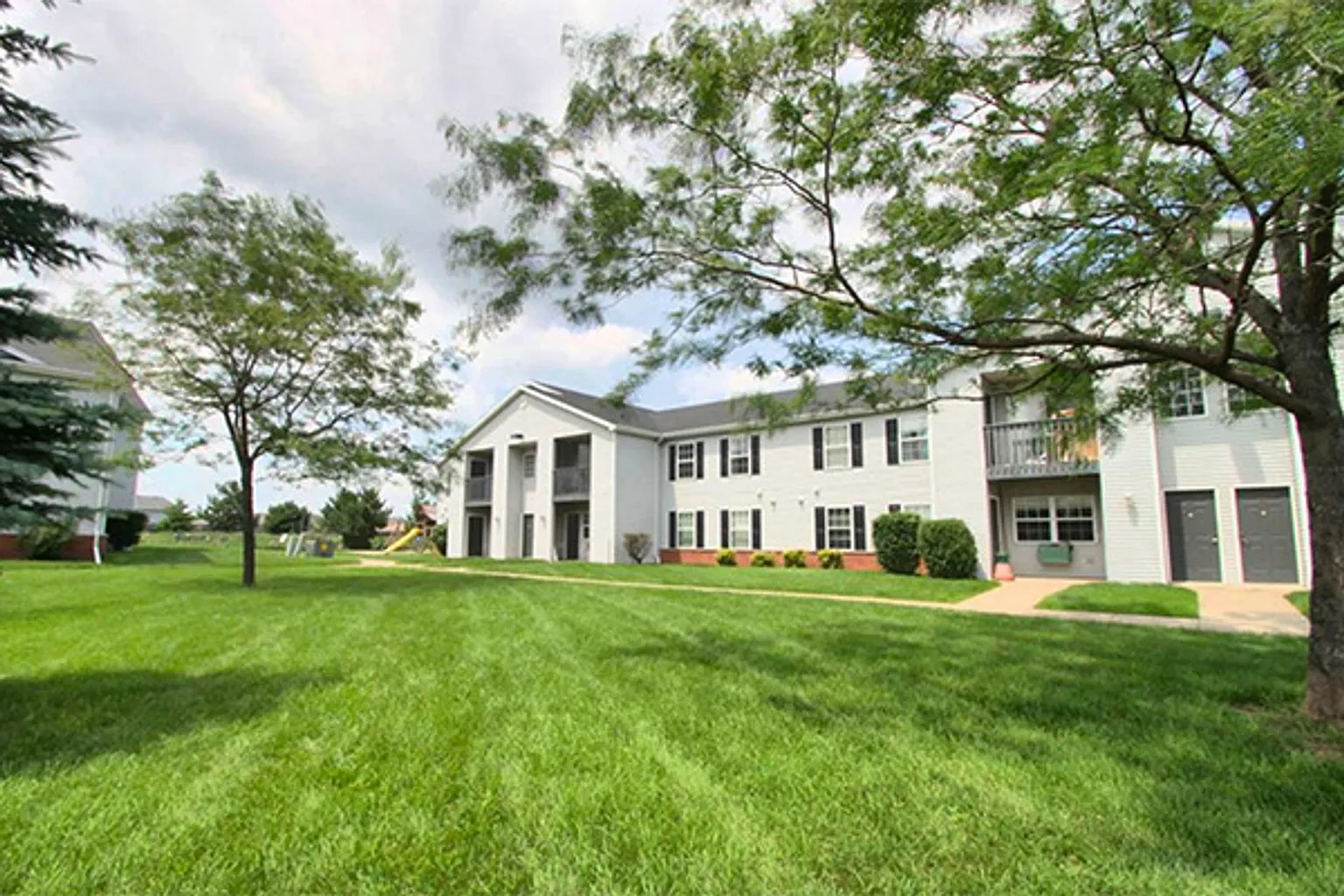 Jackson Farm Apartments – photo 2