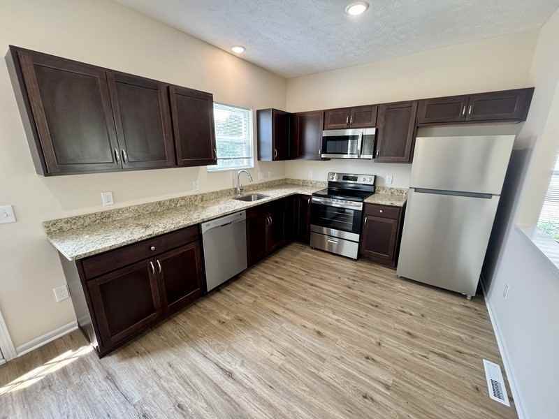 389 Abbeyville Rd – photo 2