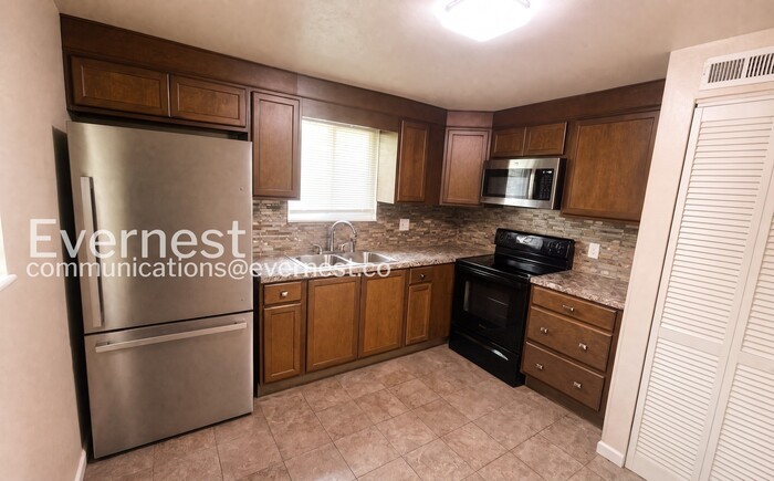 970 Concord Ave – photo 4