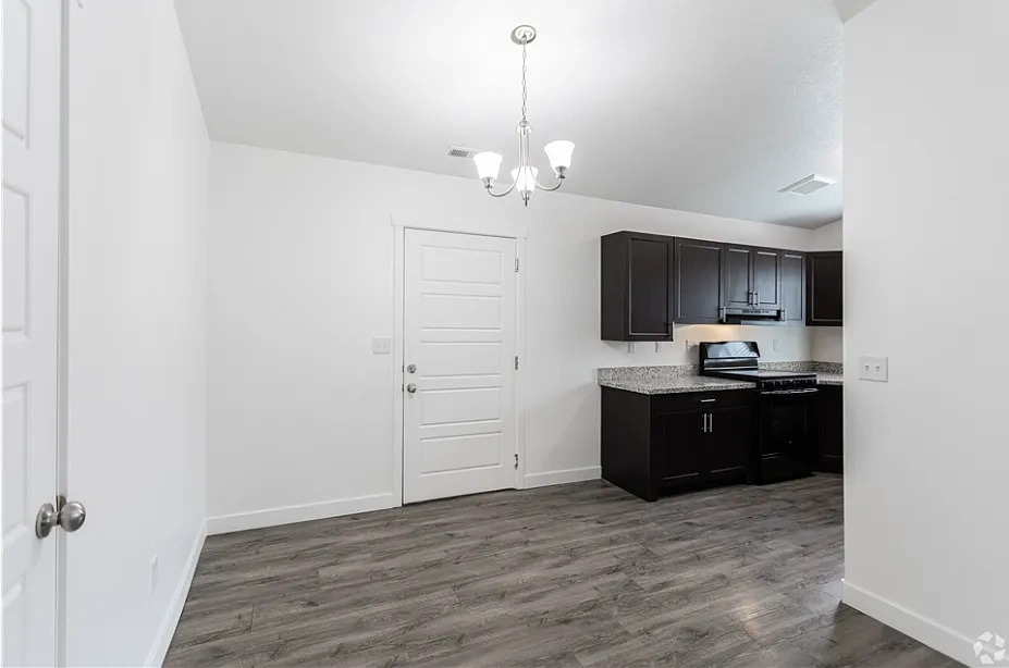 Eagle Heights Village – photo 4
