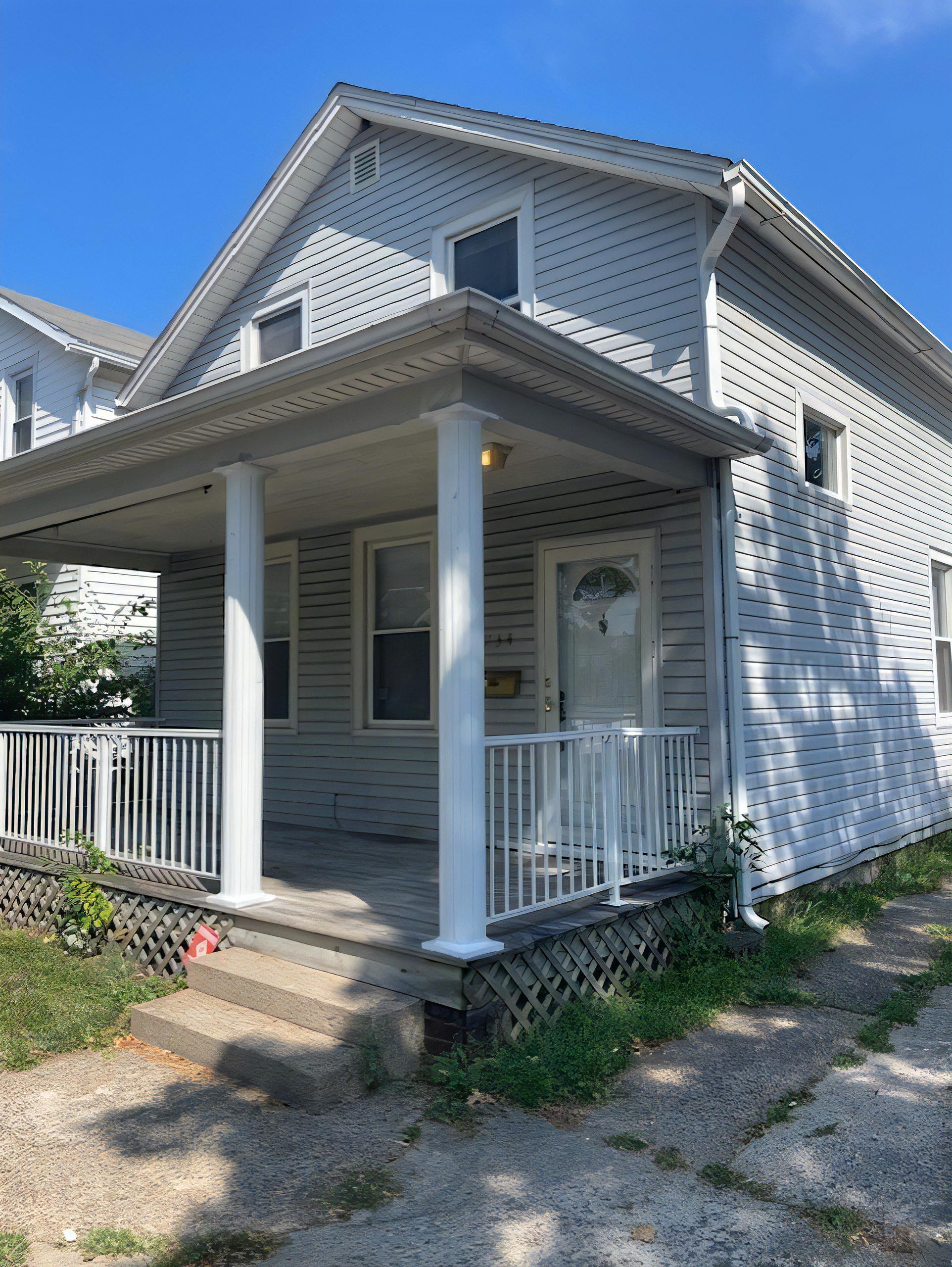 734 E Park St – photo 1