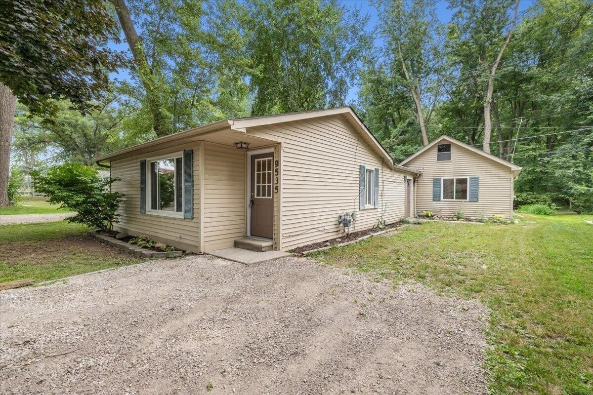 9535 Listeria St – photo 1