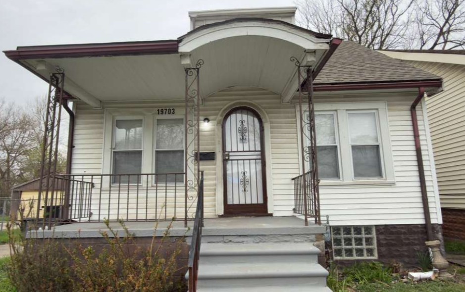 19703 Keating St – photo 1