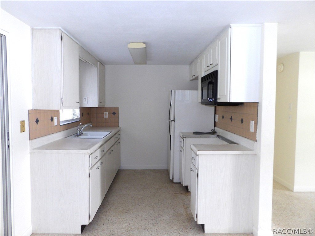 8 E Golden St – photo 3