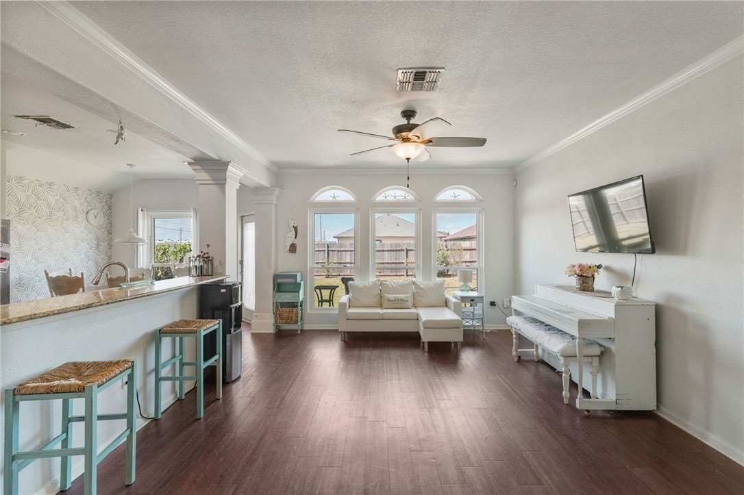1000 Imperial St – photo 3