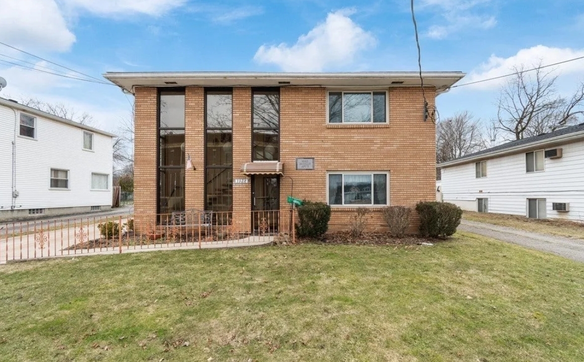 1928 3rd St unit 4 – photo 2