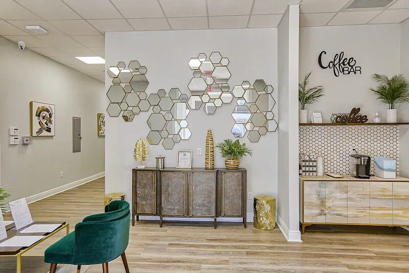 LTL Royal Palms Baton Rouge MT LLC – photo 3