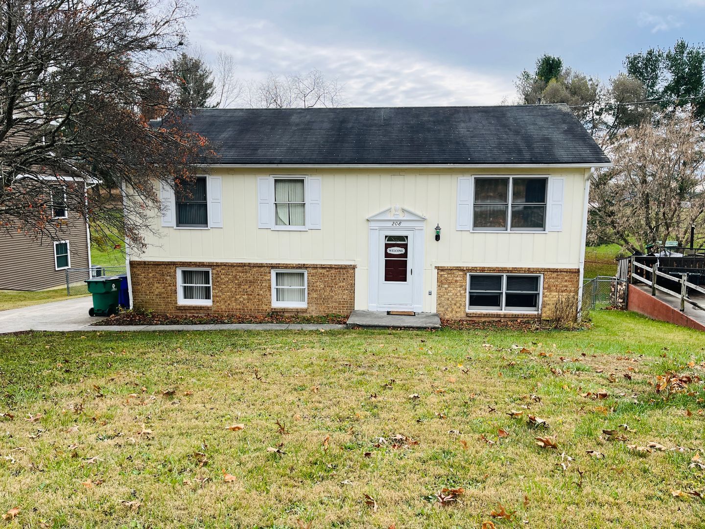 208 Ardmore St – photo 1