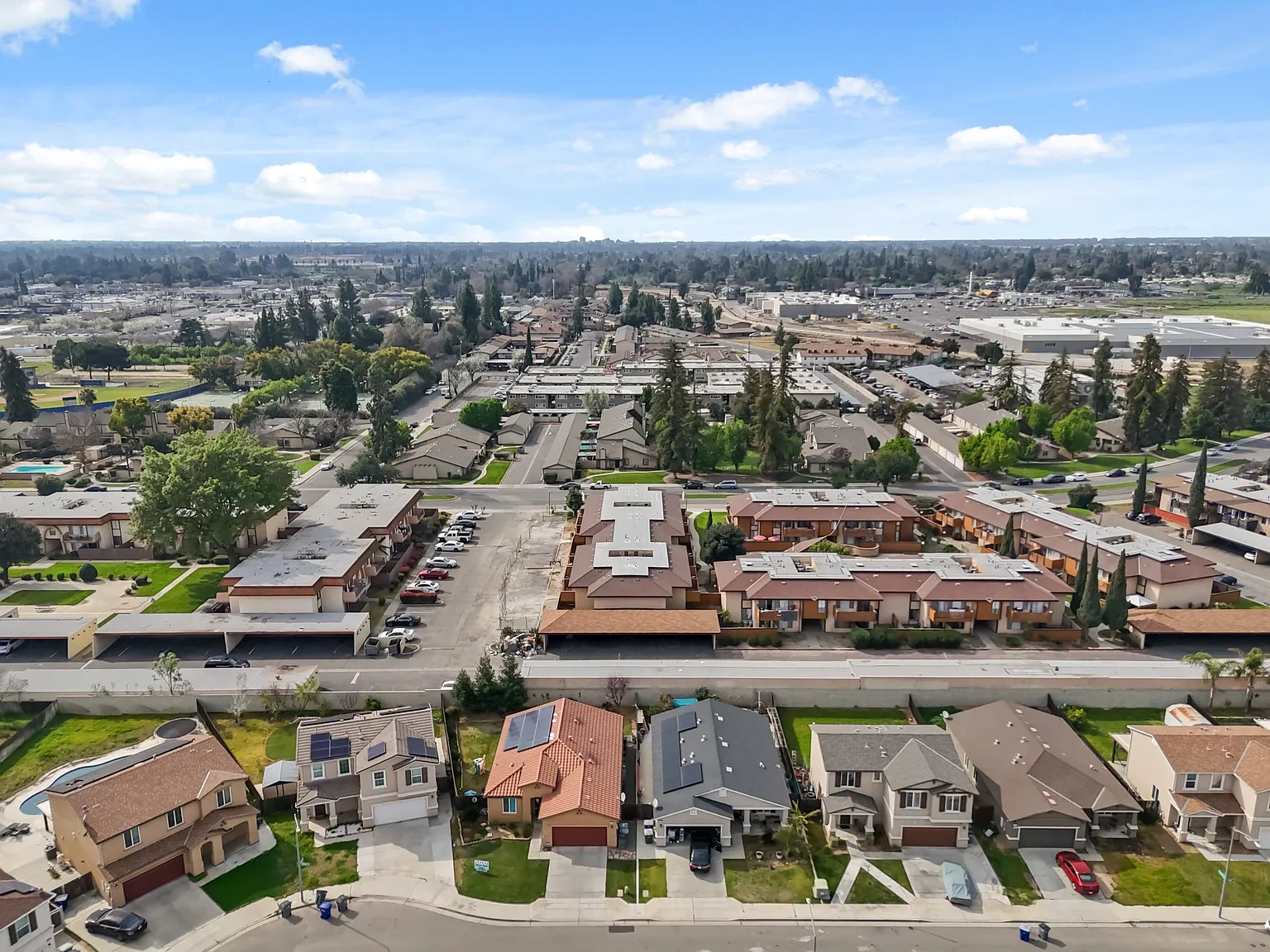 Oakbrook Apartments – photo 1