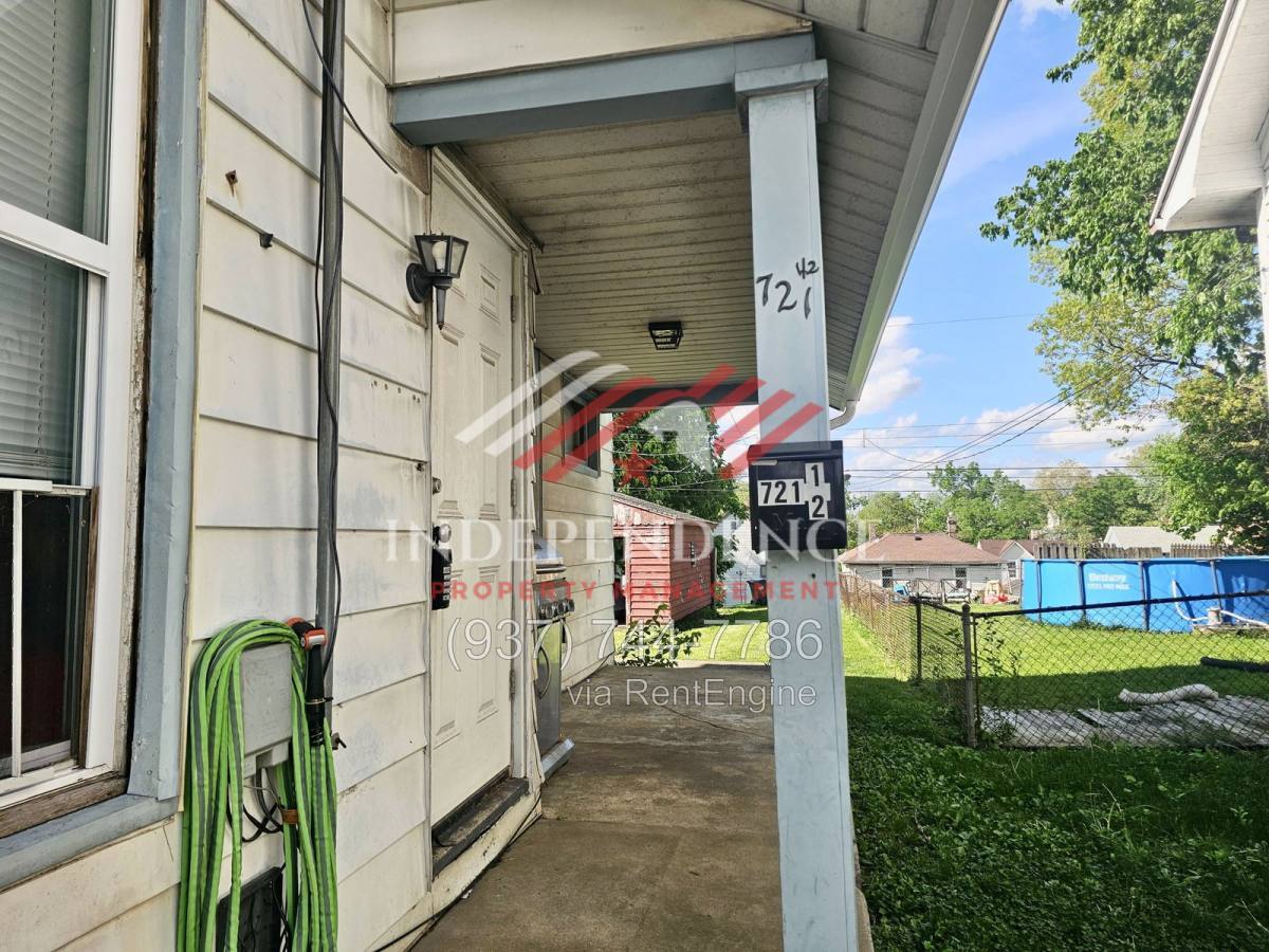 721 E Pearl St – photo 1