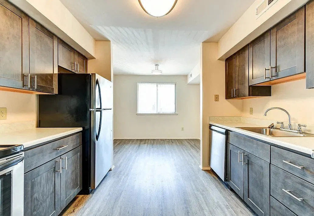 Rolling Hills Apartments – photo 5