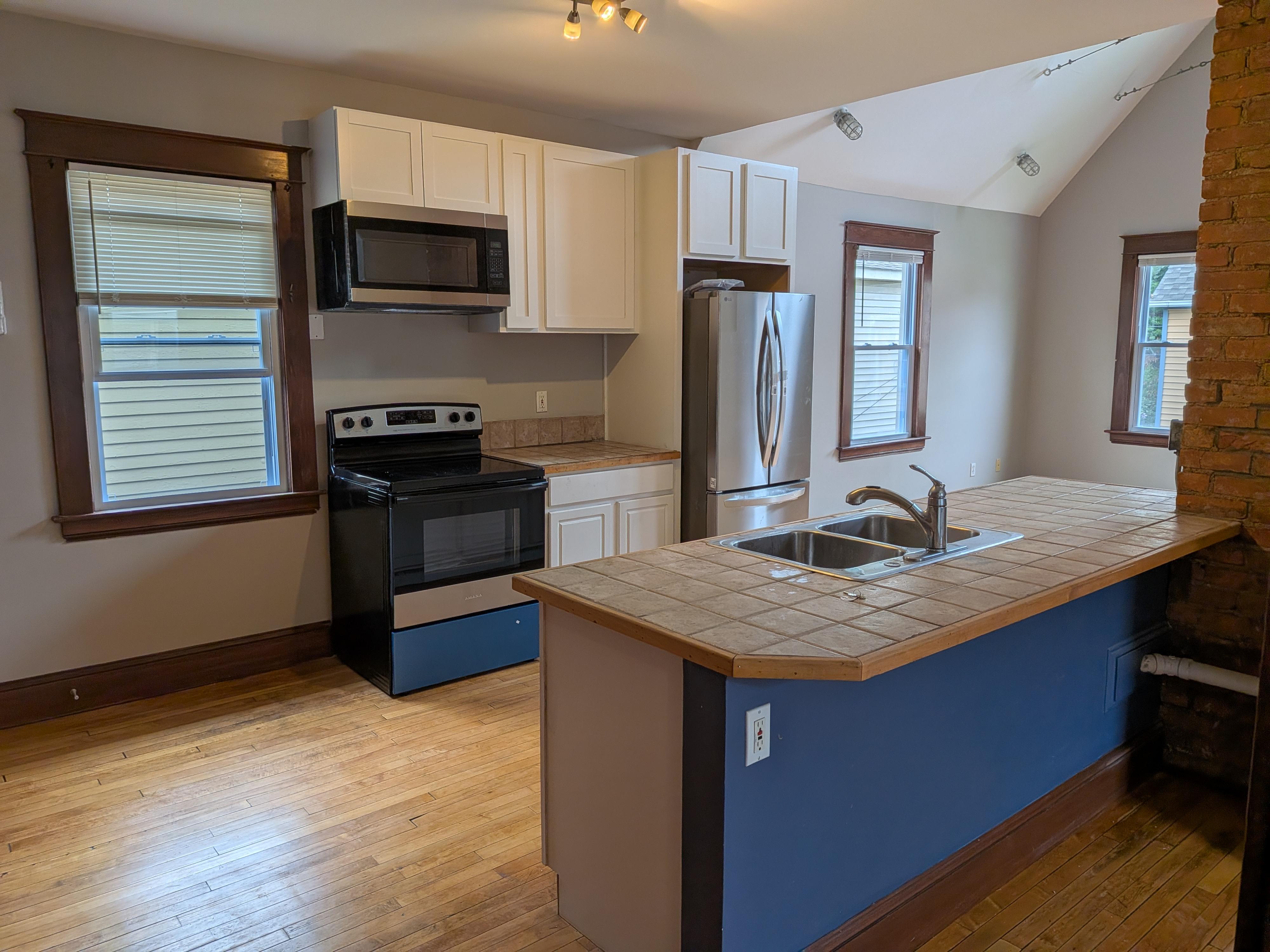 1014 Kenilworth Ave unit 4 – photo 4