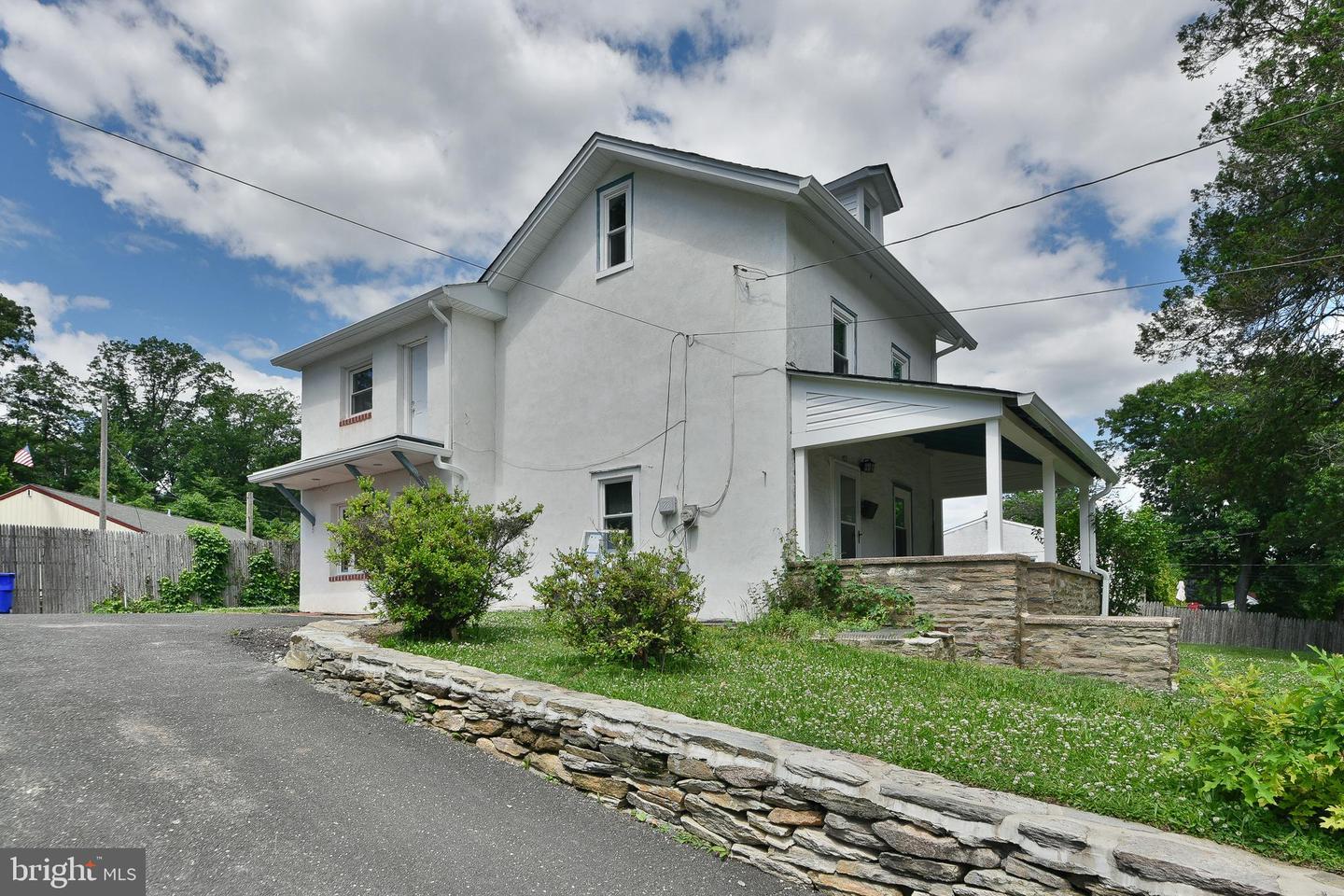 422 Willow Grove Ave – photo 4