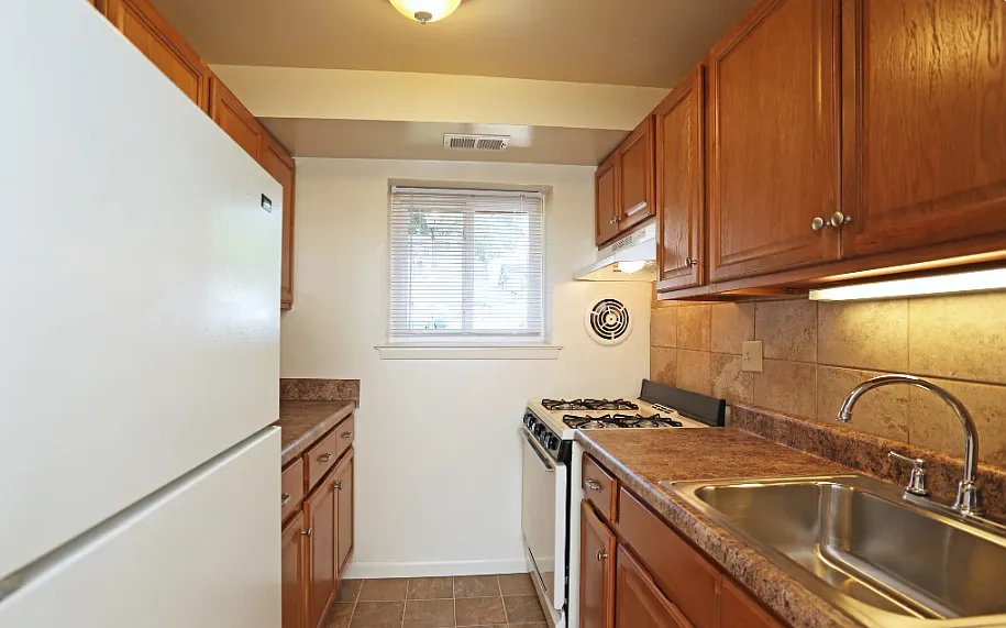 Canal House Apartments – photo 1