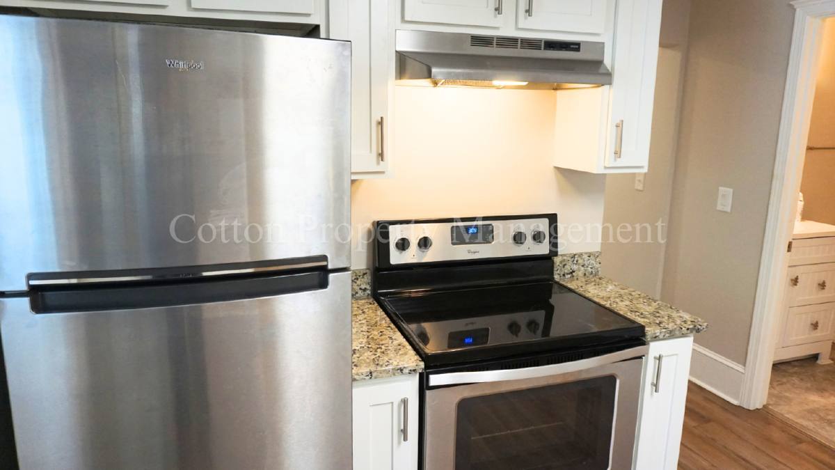 605 Harnett St – photo 4