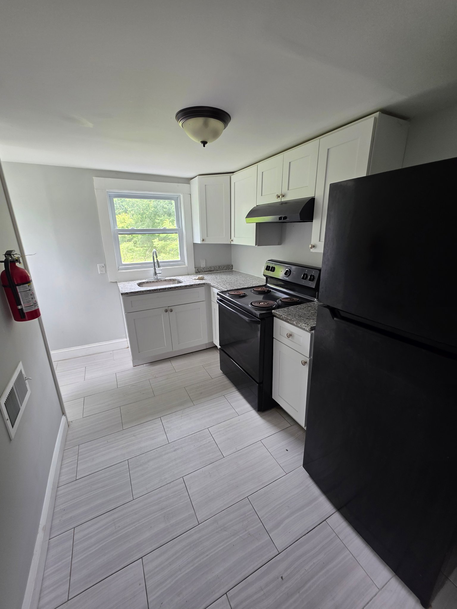 328 Bailey St unit 2 – photo 2