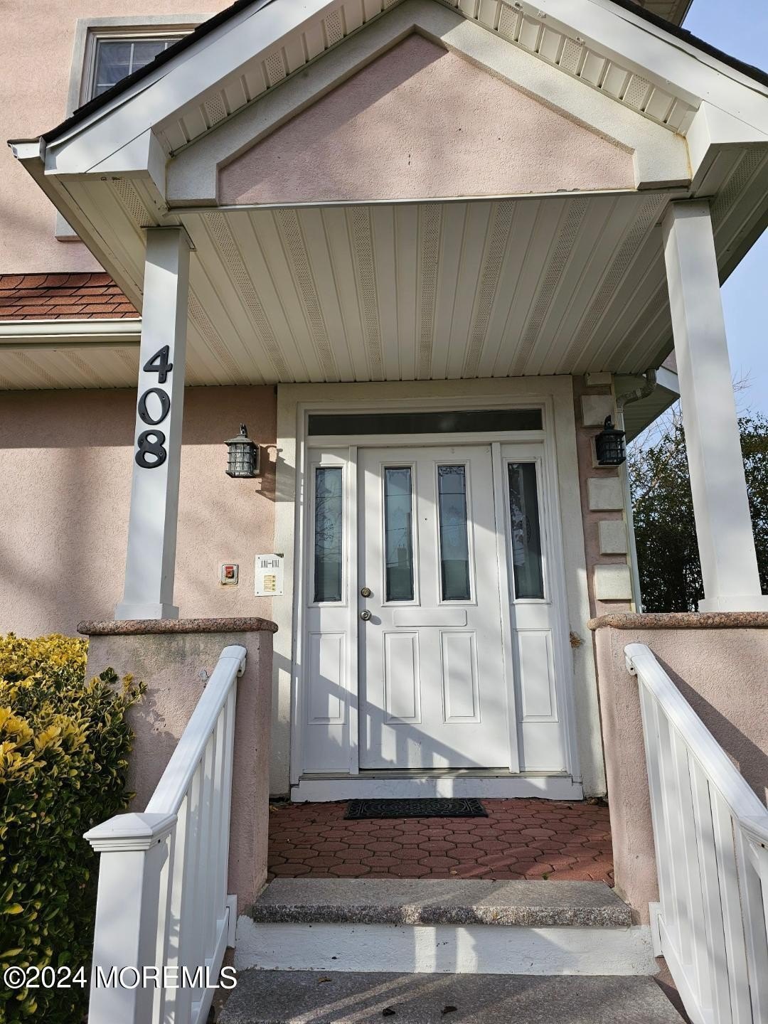 408 2nd Ave #1 – photo 2