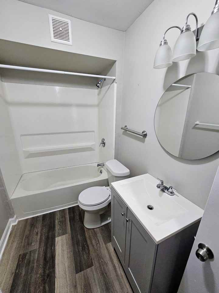 3811 John Ave unit 1 – photo 2