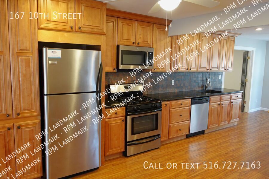 167 10th St – photo 3
