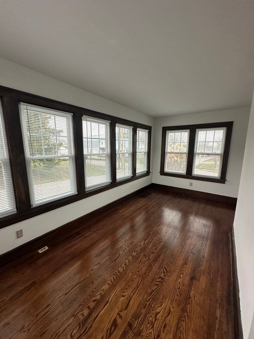 848 E University St – photo 5