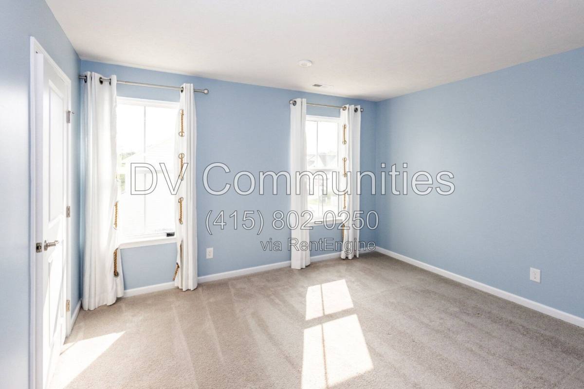 7226 Hillsview Dr – photo 2
