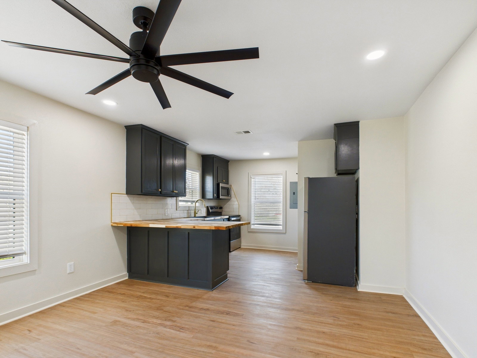 4501 College Main St unit 4 – photo 3