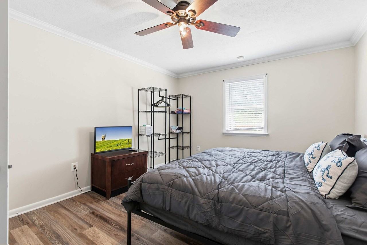 14380 Calvert St unit 1363918P – photo 4