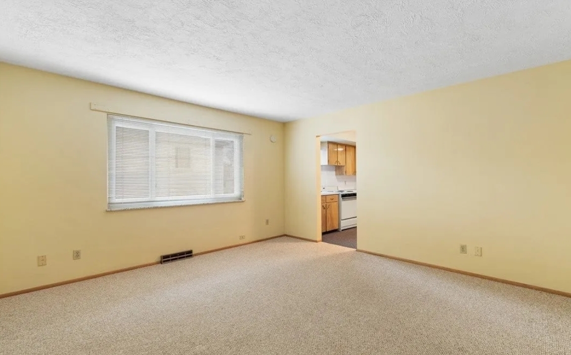 1928 3rd St unit 4 – photo 4