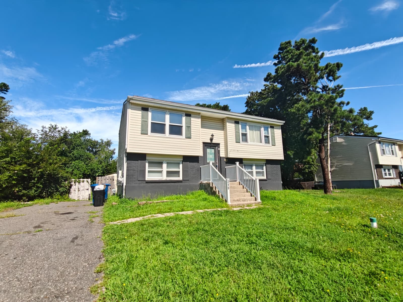 210 Valley Rd – photo 2