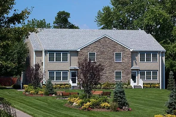 Fairfield Harbor At Babylon Village – photo 2
