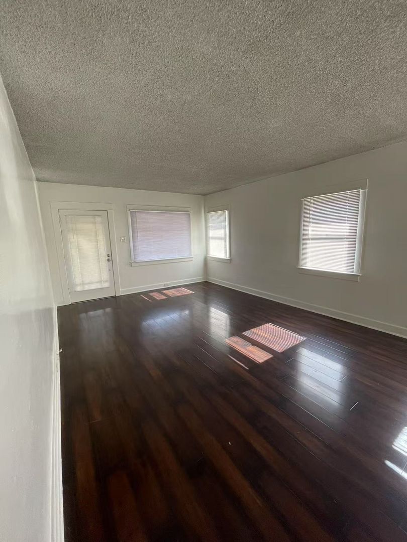1033 Coronado Ave unit 1033 Coronado Ave – photo 3
