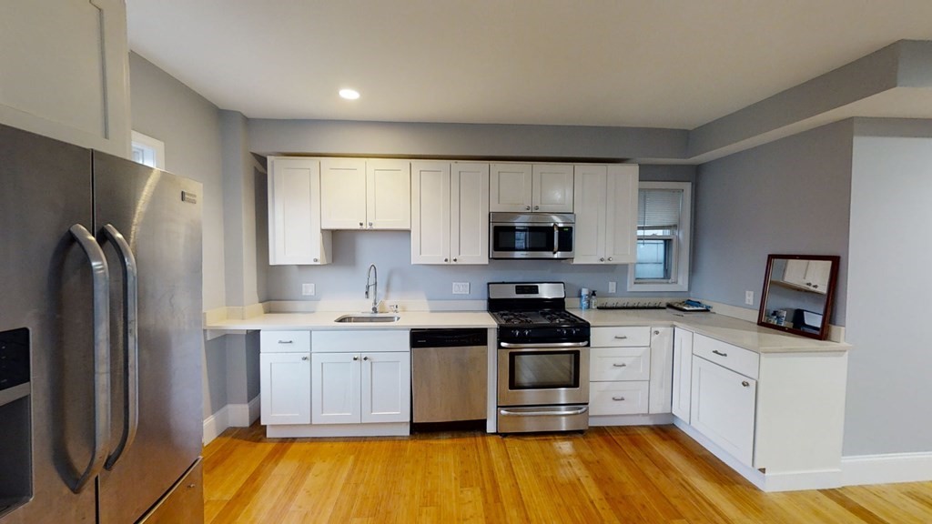 722 Saratoga St unit 3 – photo 2