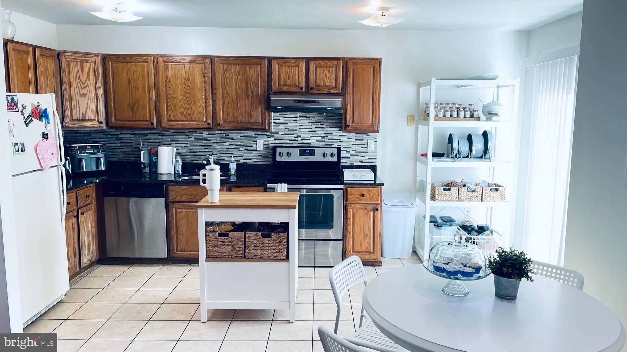 1514 Isaacs Ct – photo 5