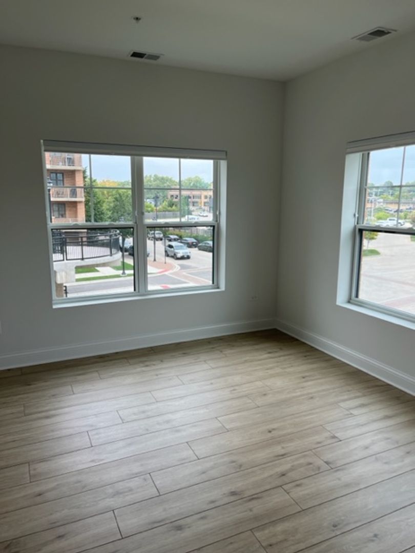 250 Anthony Ave unit 414 – photo 3