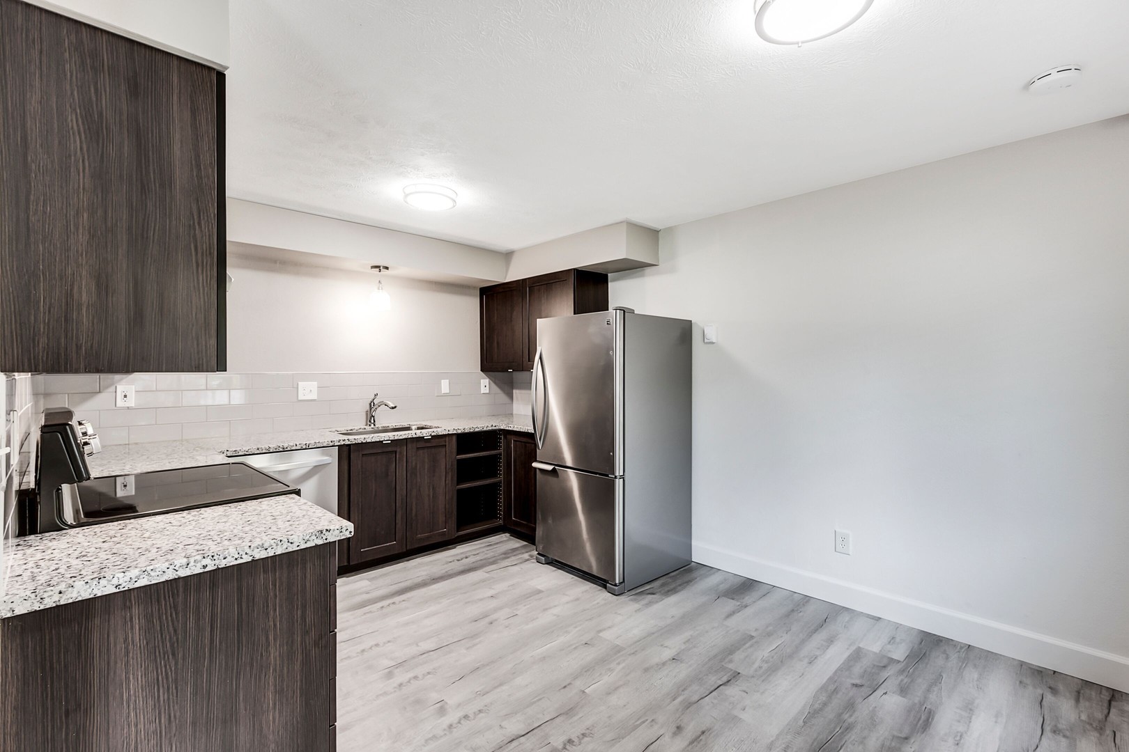 2024 E Cataldo Ave unit Unit #3 – photo 3