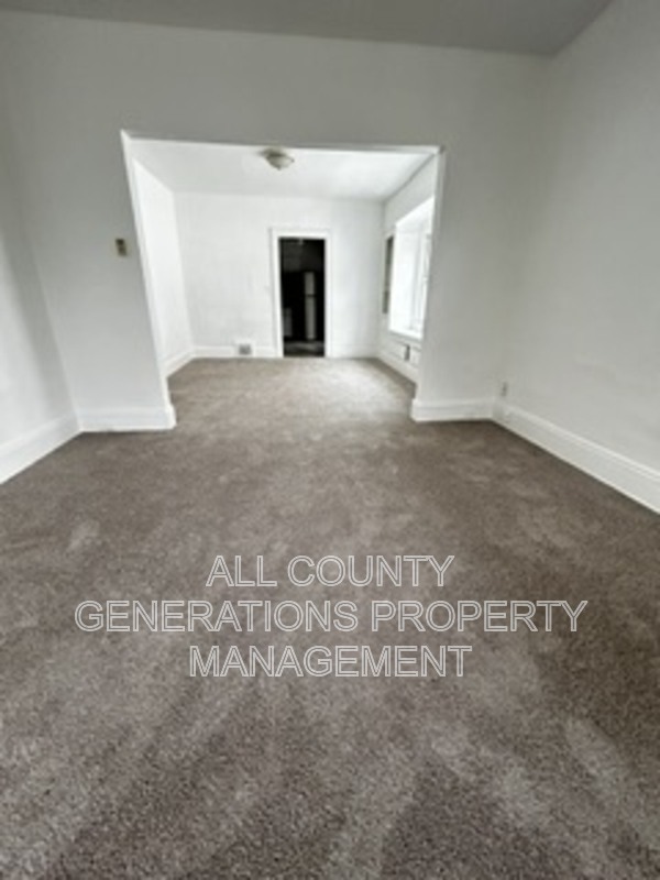 11909 Continental Ave – photo 3